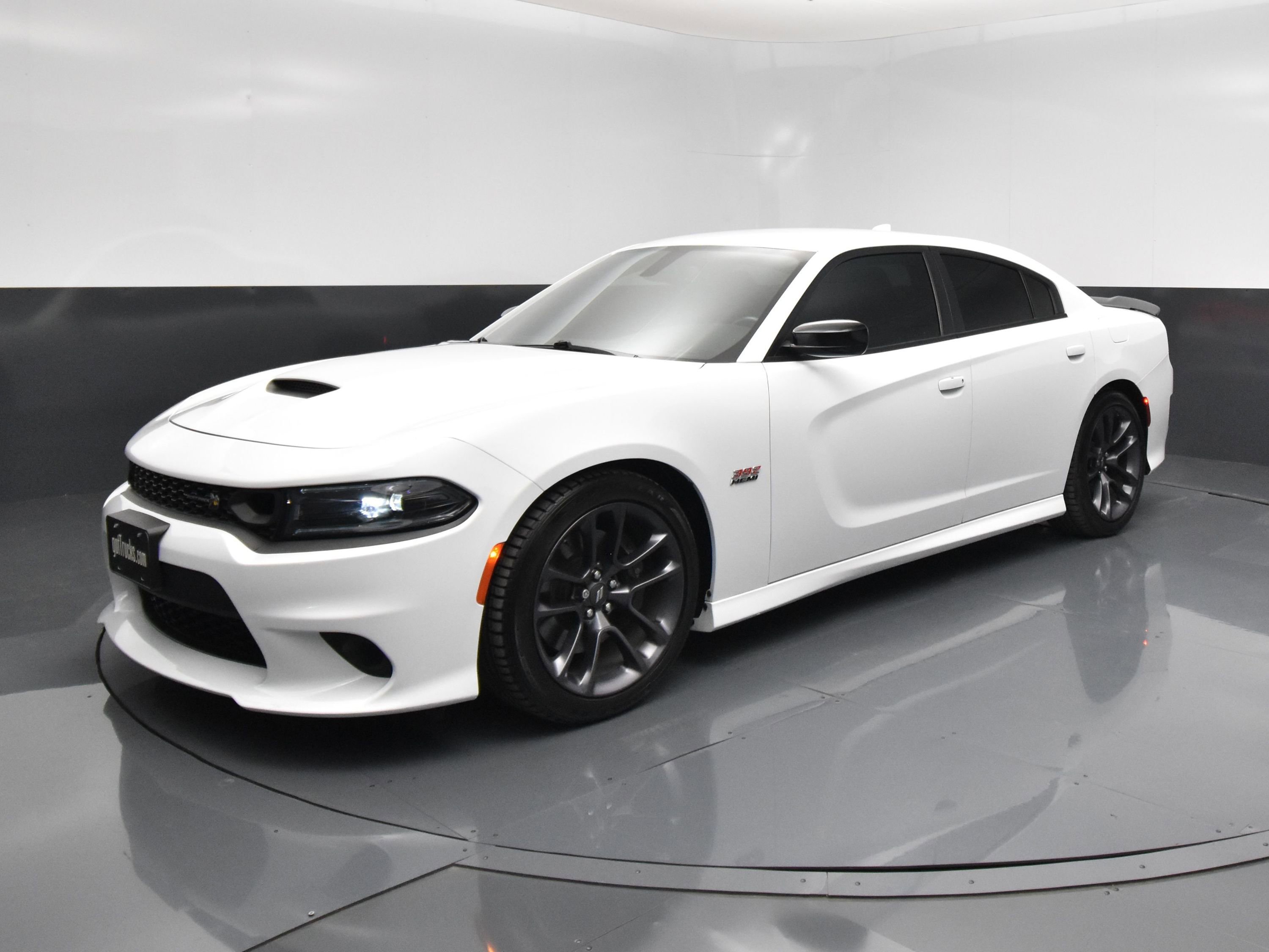 Used 2023 Dodge Charger Scat Pack w/ Navigation & Travel Group RWD image 2
