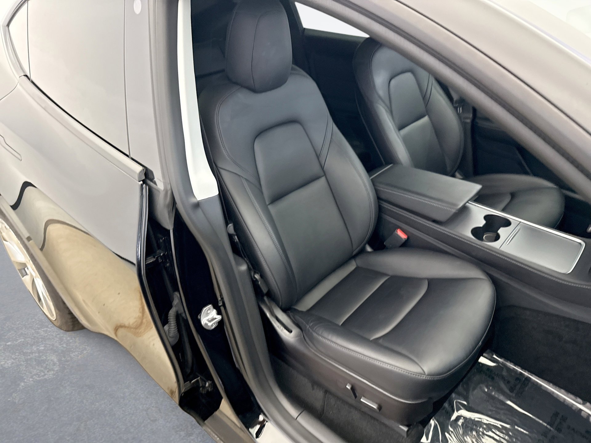 Used 2022 Tesla Model Y Long Range image 16