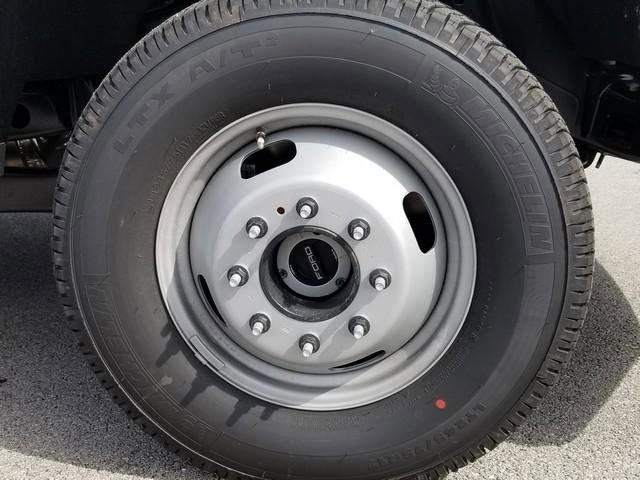 New 2025 Ford F550 4x4 Regular Cab Super Duty image 28