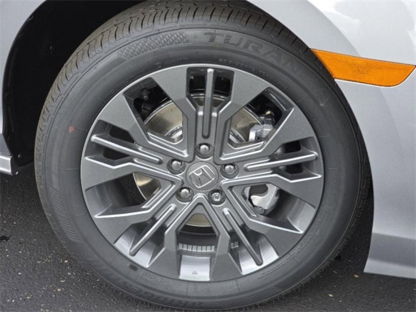 New 2026 Honda Odyssey Touring image 2