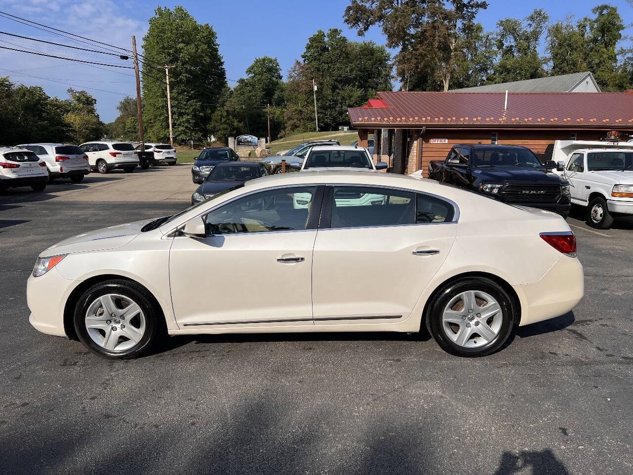Used 2010 Buick LaCrosse CX FWD image 8