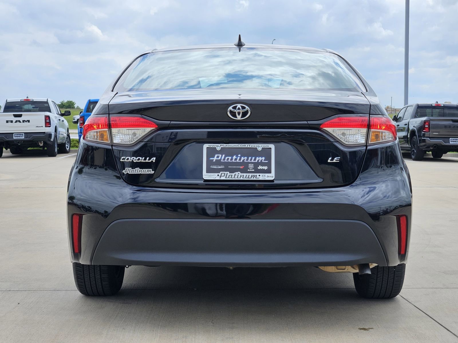 Used 2024 Toyota Corolla LE FWD image 8