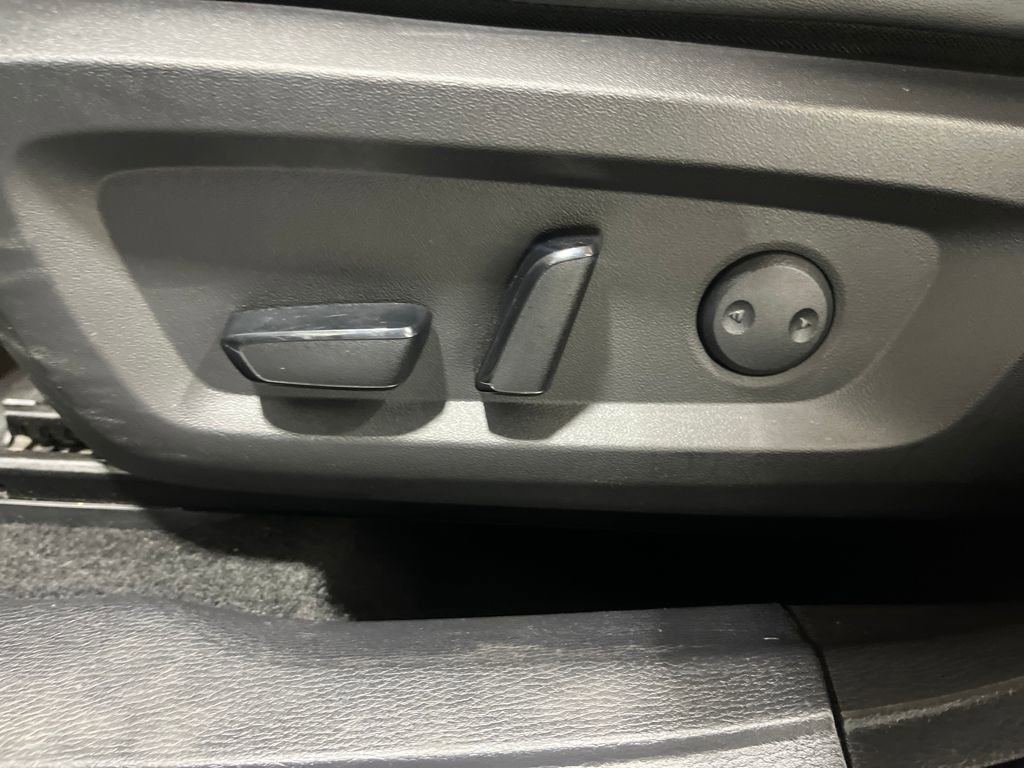 Used 2024 Mitsubishi Outlander SE image 42