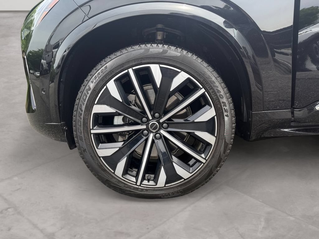 Used 2025 Volvo XC90 B6 Ultra w/ Protection Package AWD/4WD image 14