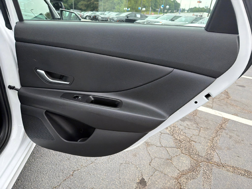 Used 2024 Hyundai Elantra SEL FWD image 16