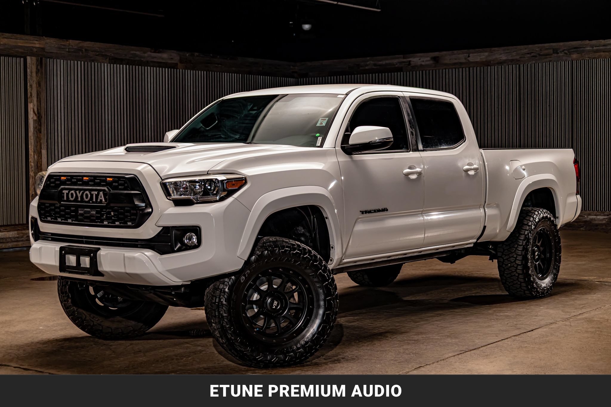Used 2019 Toyota Tacoma TRD Sport AWD/4WD image 4
