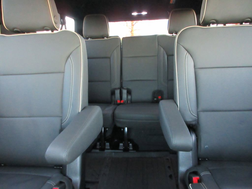 New 2026 Chevrolet Suburban Premier w/ Sun And Tow Package image 21