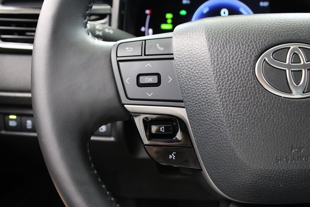 Used 2025 Toyota Camry LE w/ Convenience Package FWD image 25