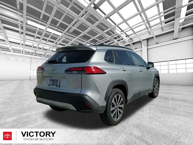 Certified 2025 Toyota Corolla Cross XLE image 3