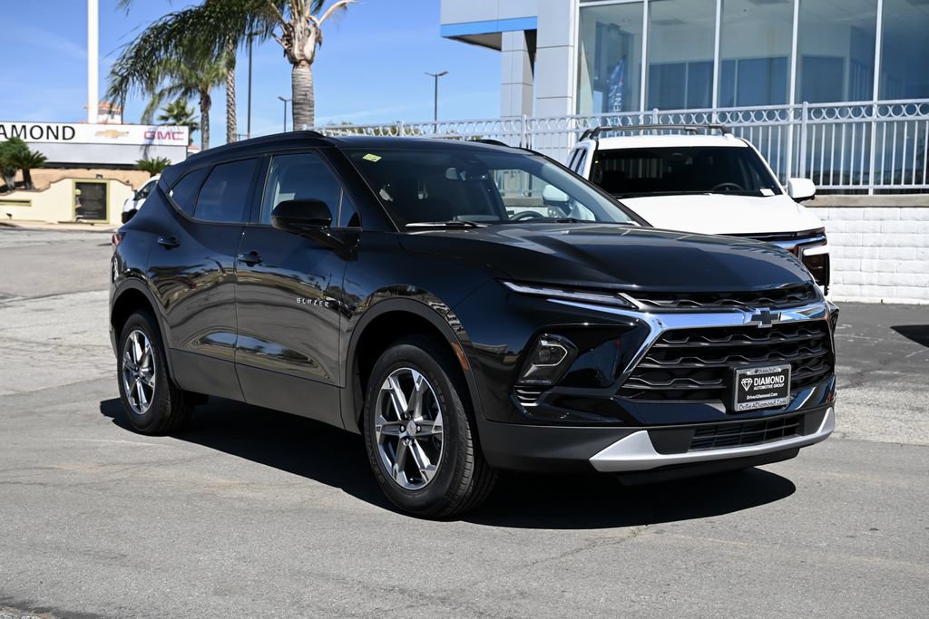New 2026 Chevrolet Blazer LT w/ Convenience Package AWD/4WD image 2