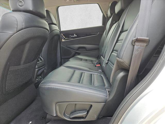 Used 2020 Kia Sorento EX FWD image 13