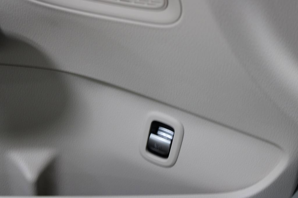 Used 2025 Mercedes-Benz C 300 4MATIC Sedan image 24