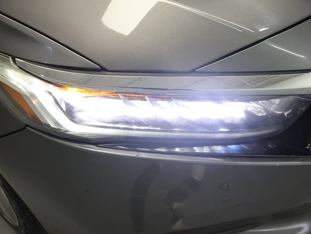 Used 2018 Honda Accord Touring image 28