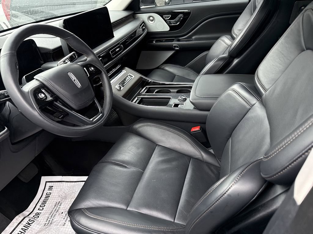 Used 2025 Lincoln Aviator Reserve w/ Equipment Group 201A image 6