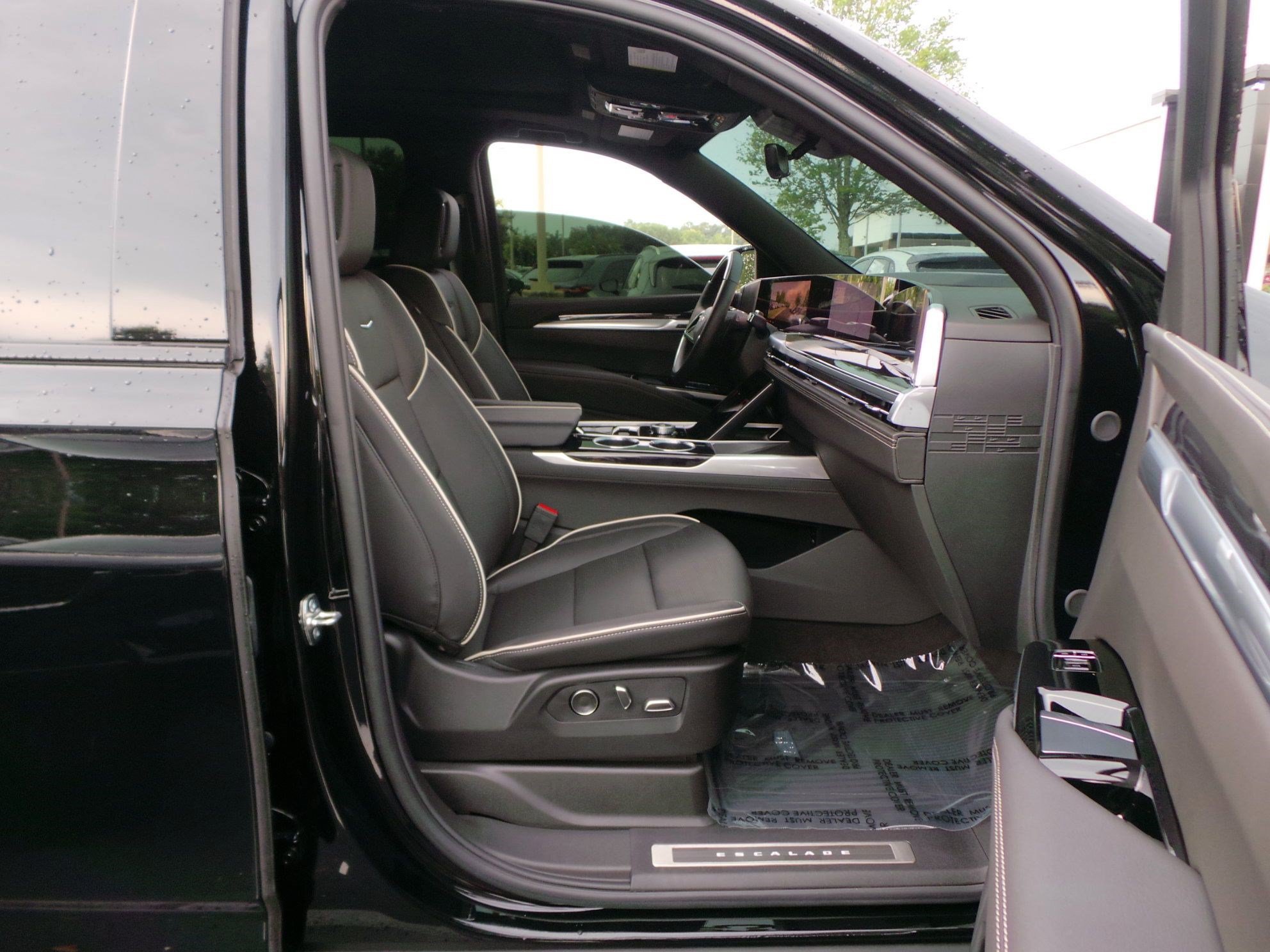 Used 2025 Cadillac Escalade ESV Sport AWD/4WD image 44