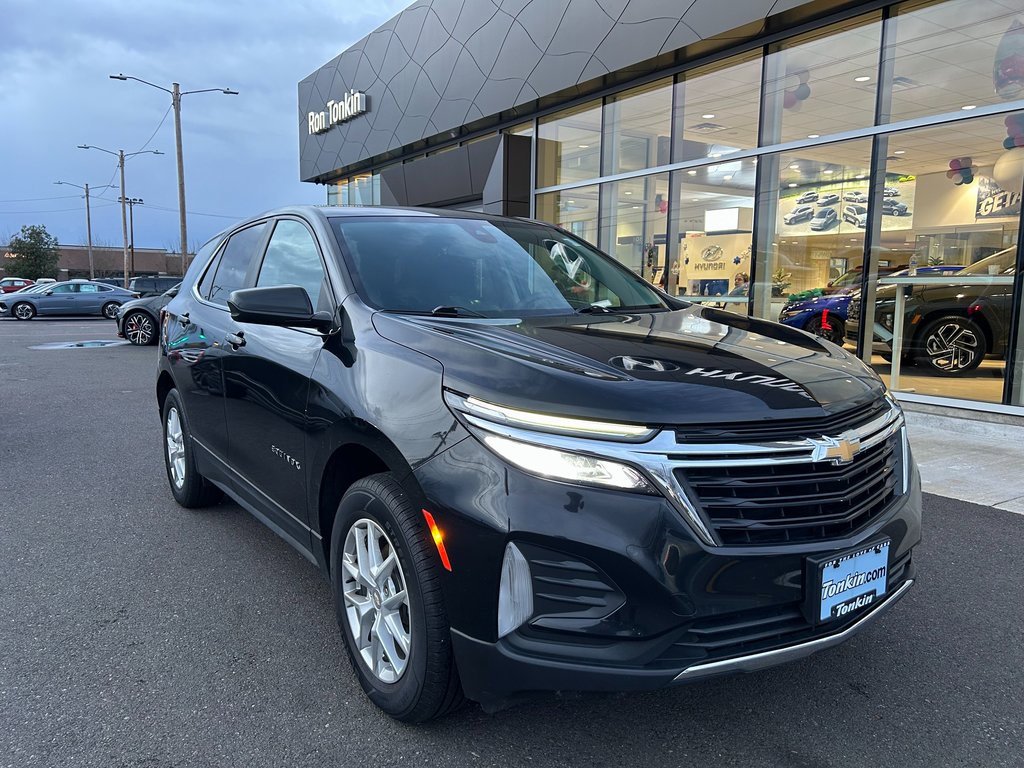 Used 2022 Chevrolet Equinox LT image 2