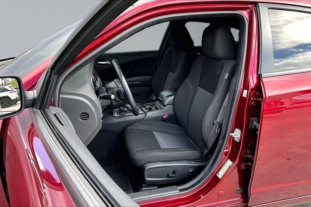 Used 2023 Dodge Charger SXT w/ Blacktop Package image 3