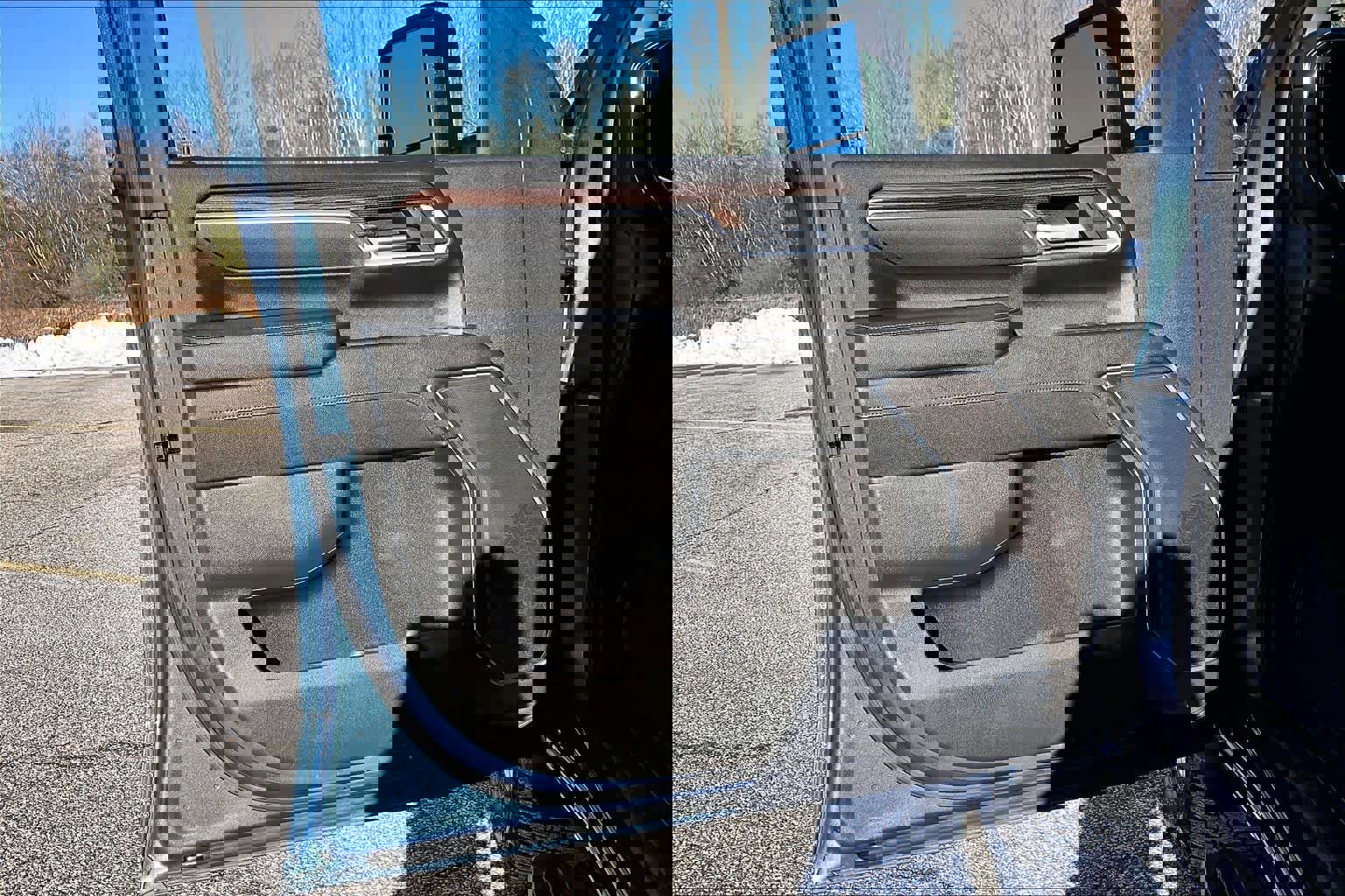 Used 2025 Chevrolet Silverado 2500 LT w/ Convenience Package image 21