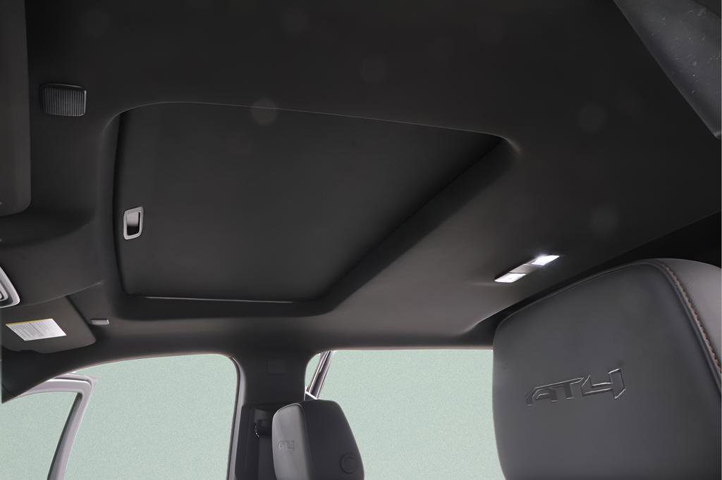 Used 2025 GMC Sierra 1500 AT4 w/ Technology Package image 9