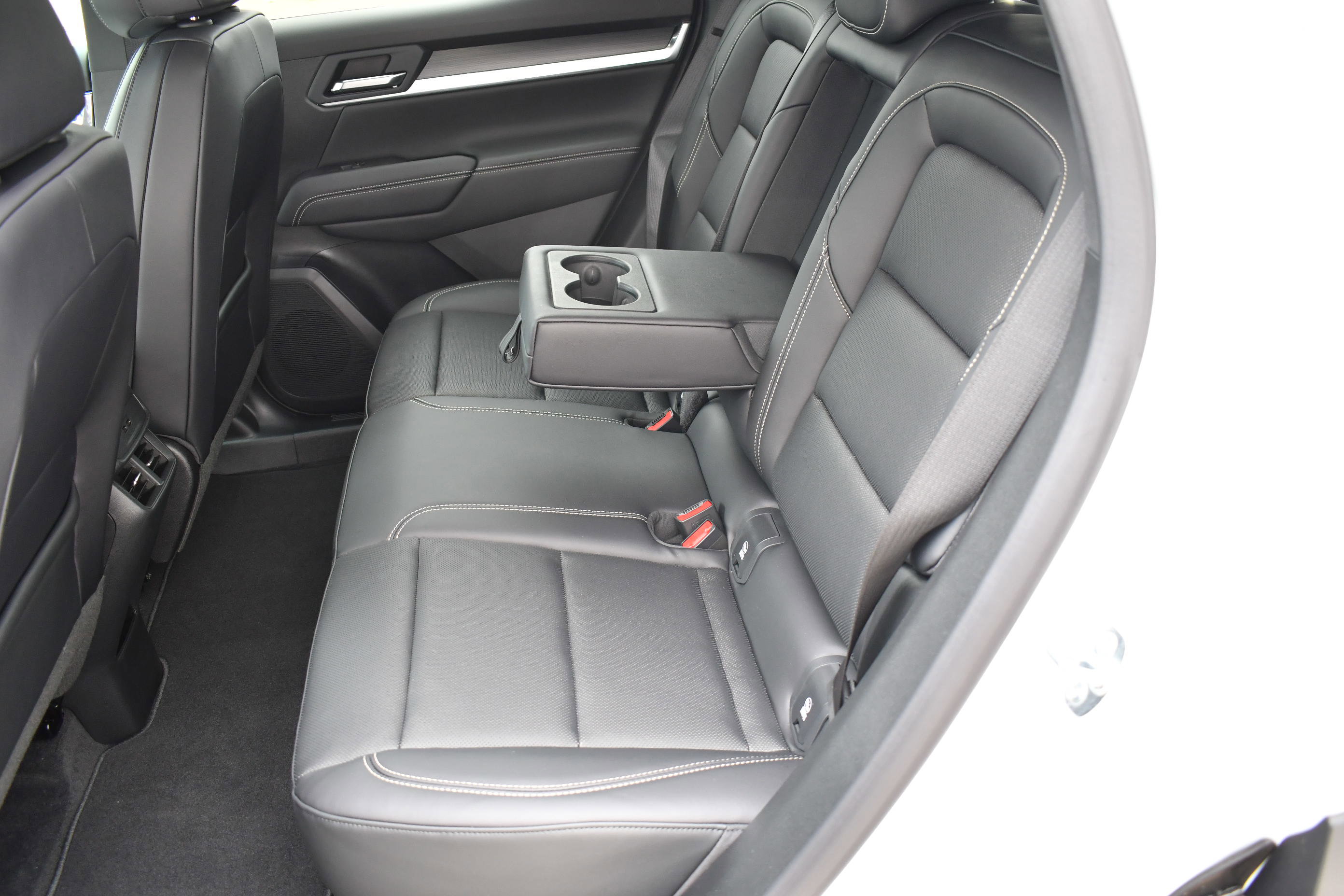 New 2026 GMC Terrain Elevation w/ Elevation Premium Package image 23