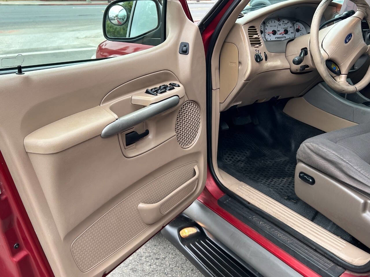 Used 2001 Ford Explorer Sport Trac 2WD image 10