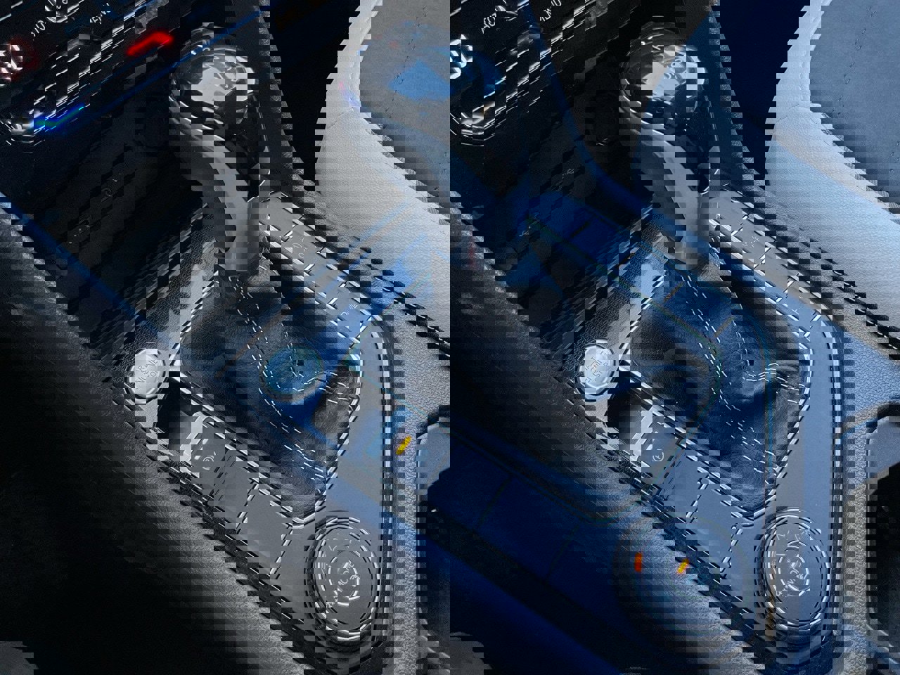 Used 2025 Volkswagen Taos SE image 38