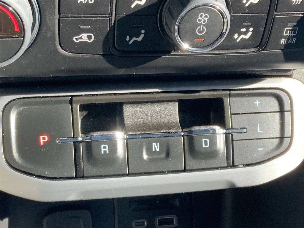 Certified 2023 GMC Acadia SLT w/ Technology Package image 16