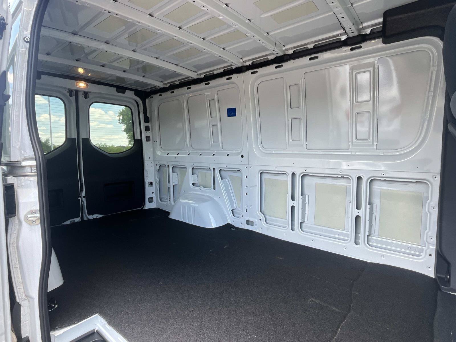 Used 2024 Mercedes-Benz Sprinter 2500 image 15