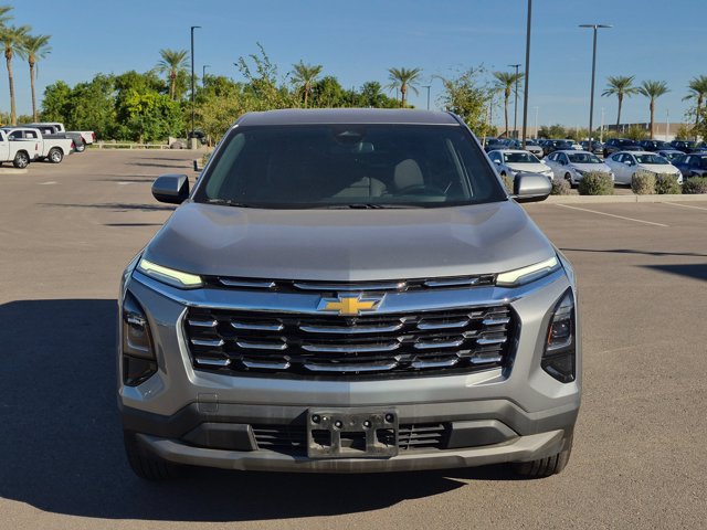 Used 2025 Chevrolet Equinox LT FWD image 2