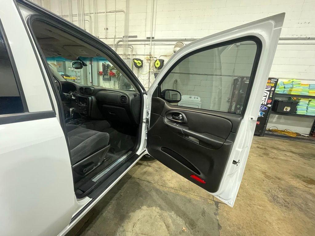 Used 2008 Chevrolet TrailBlazer SS w/ Sun And Sound Package image 25