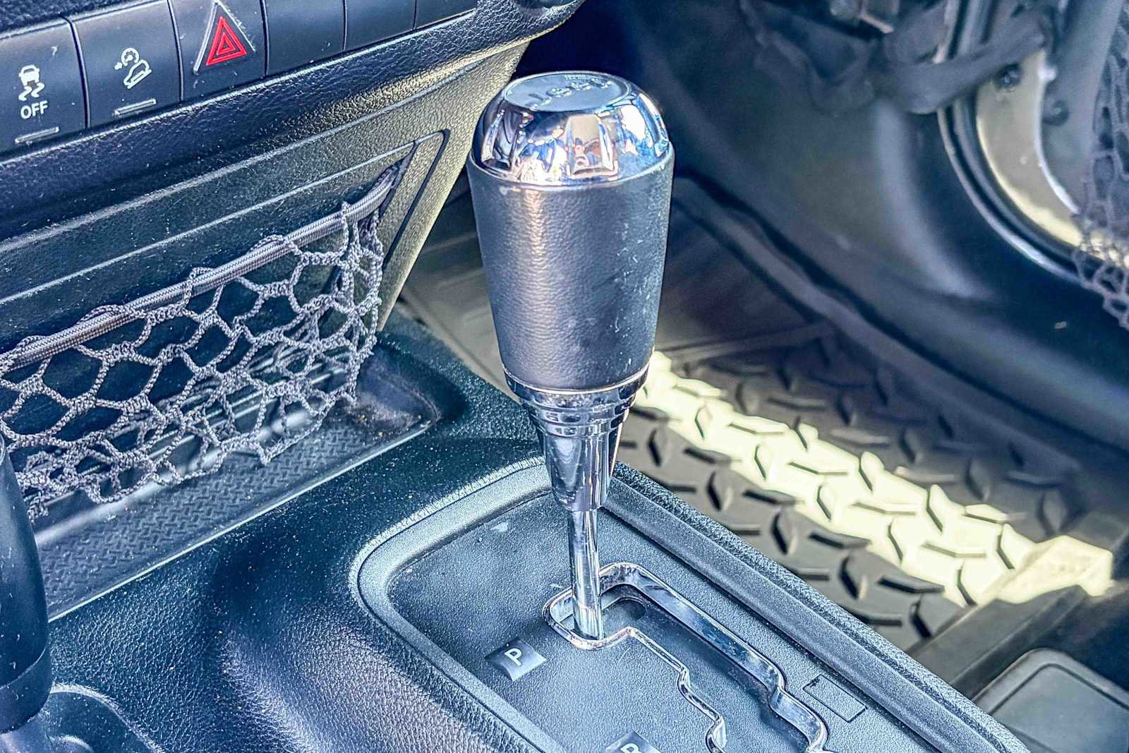 Used 2018 Jeep Wrangler Sport image 17