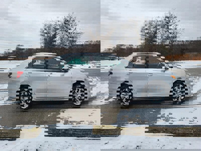 Used 2014 Toyota Camry XLE image 6