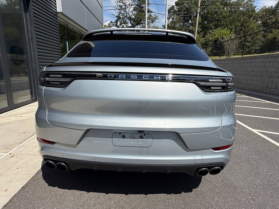 Certified 2020 Porsche Cayenne Turbo S AWD/4WD image 6