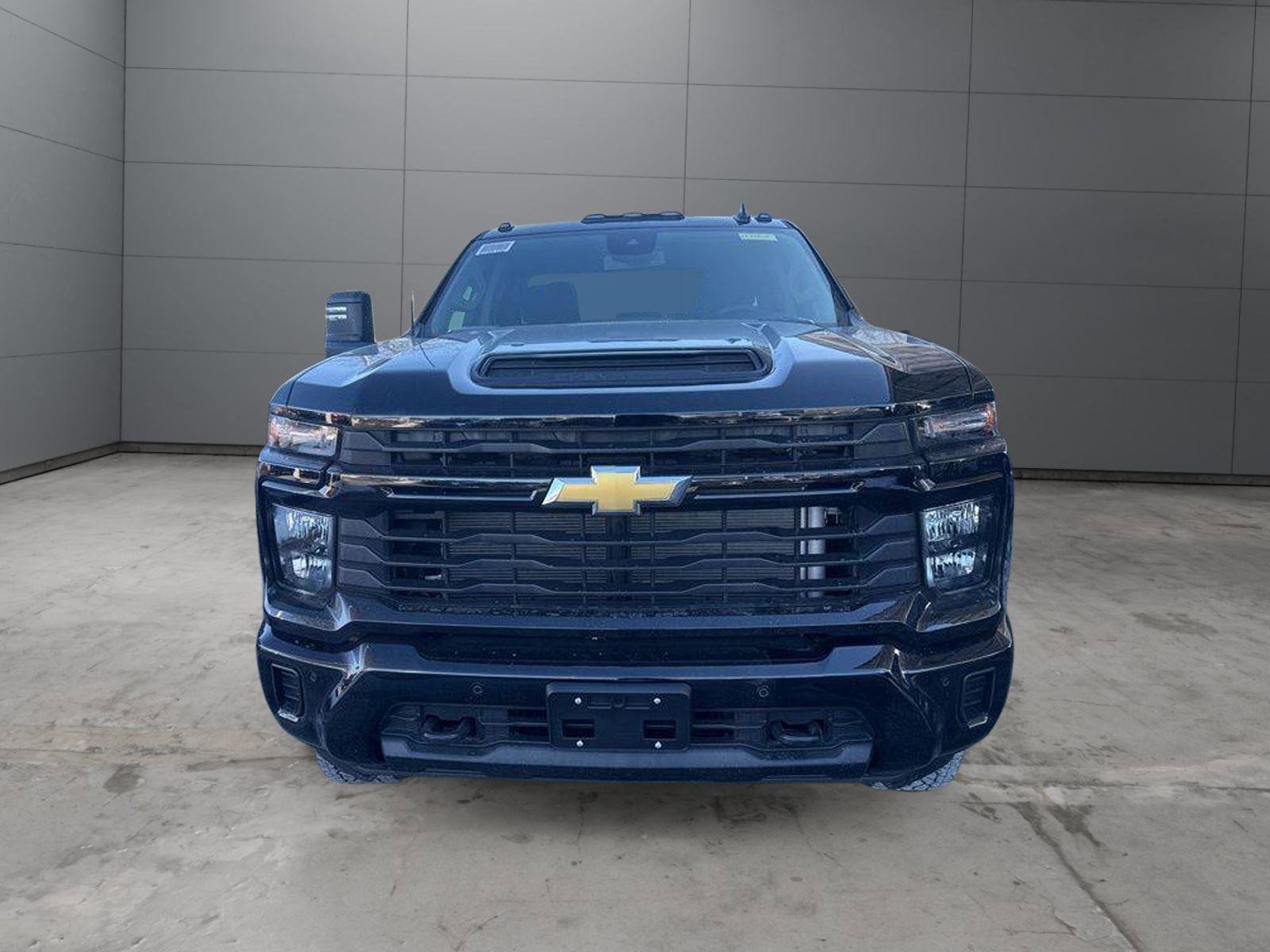 New 2026 Chevrolet Silverado 2500 Custom w/ Custom Value Package AWD/4WD image 3