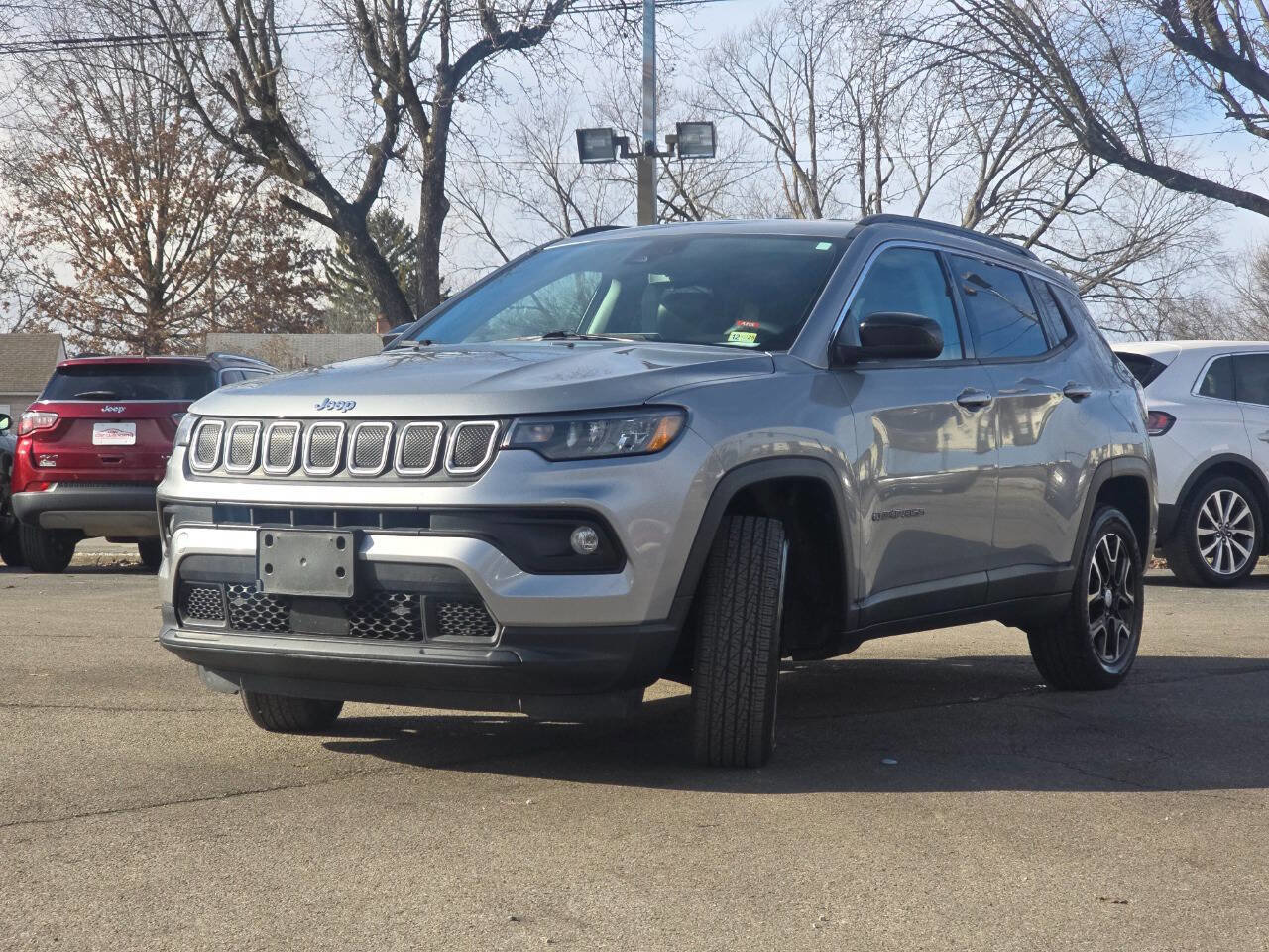 Used 2022 Jeep Compass Latitude image 2