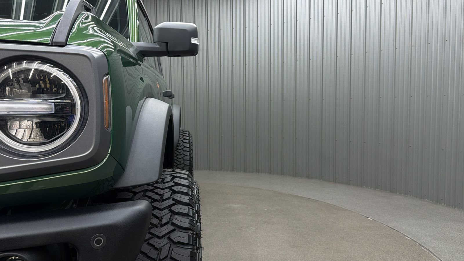 Used 2025 Ford Bronco Badlands image 15