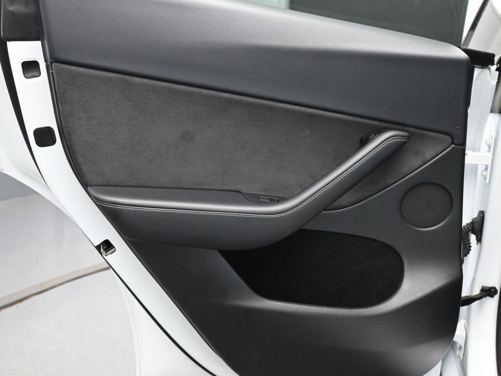 Used 2023 Tesla Model Y Long Range AWD/4WD image 19
