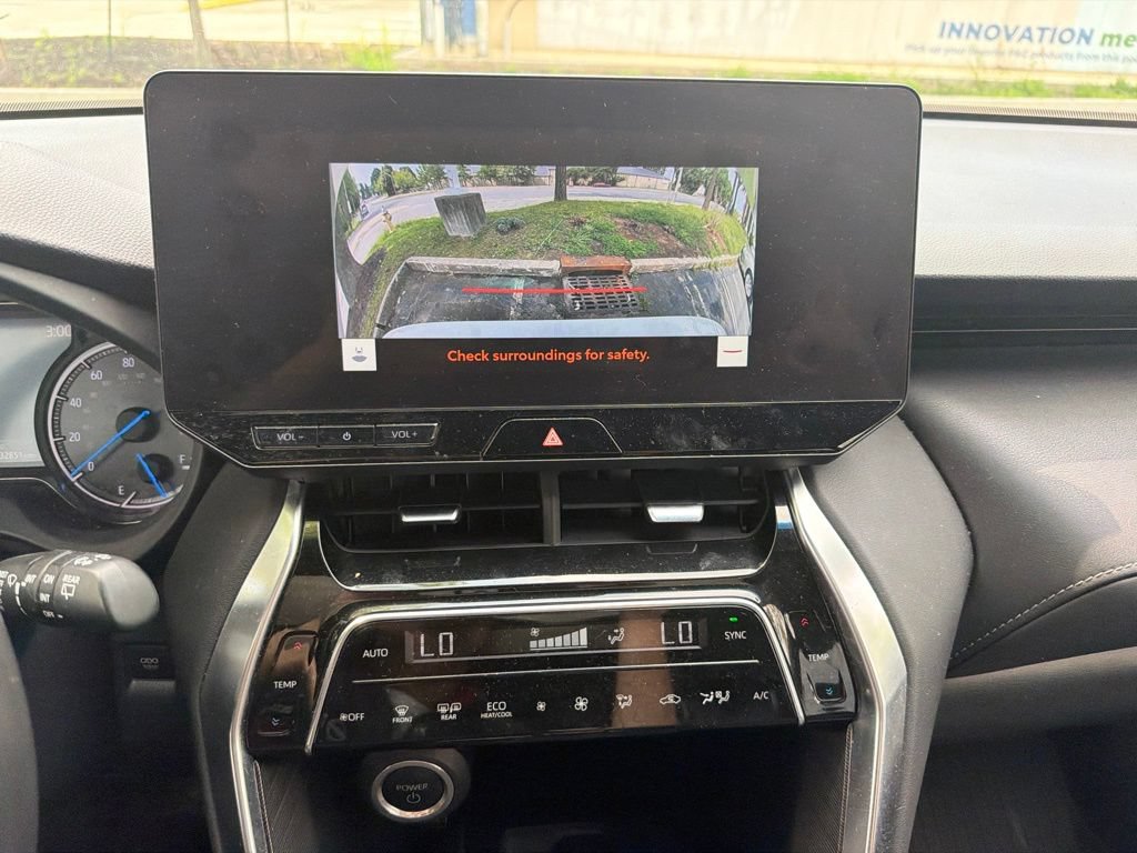 Used 2023 Toyota Venza Nightshade AWD/4WD image 13