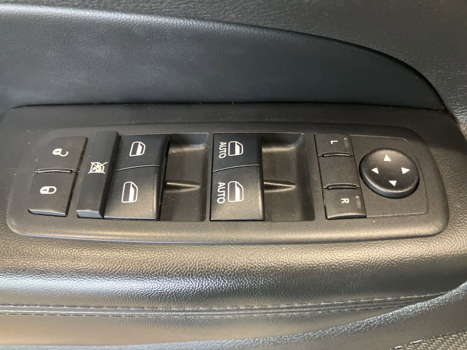 Used 2018 Jeep Grand Cherokee Limited w/ Luxury Group II AWD/4WD image 14