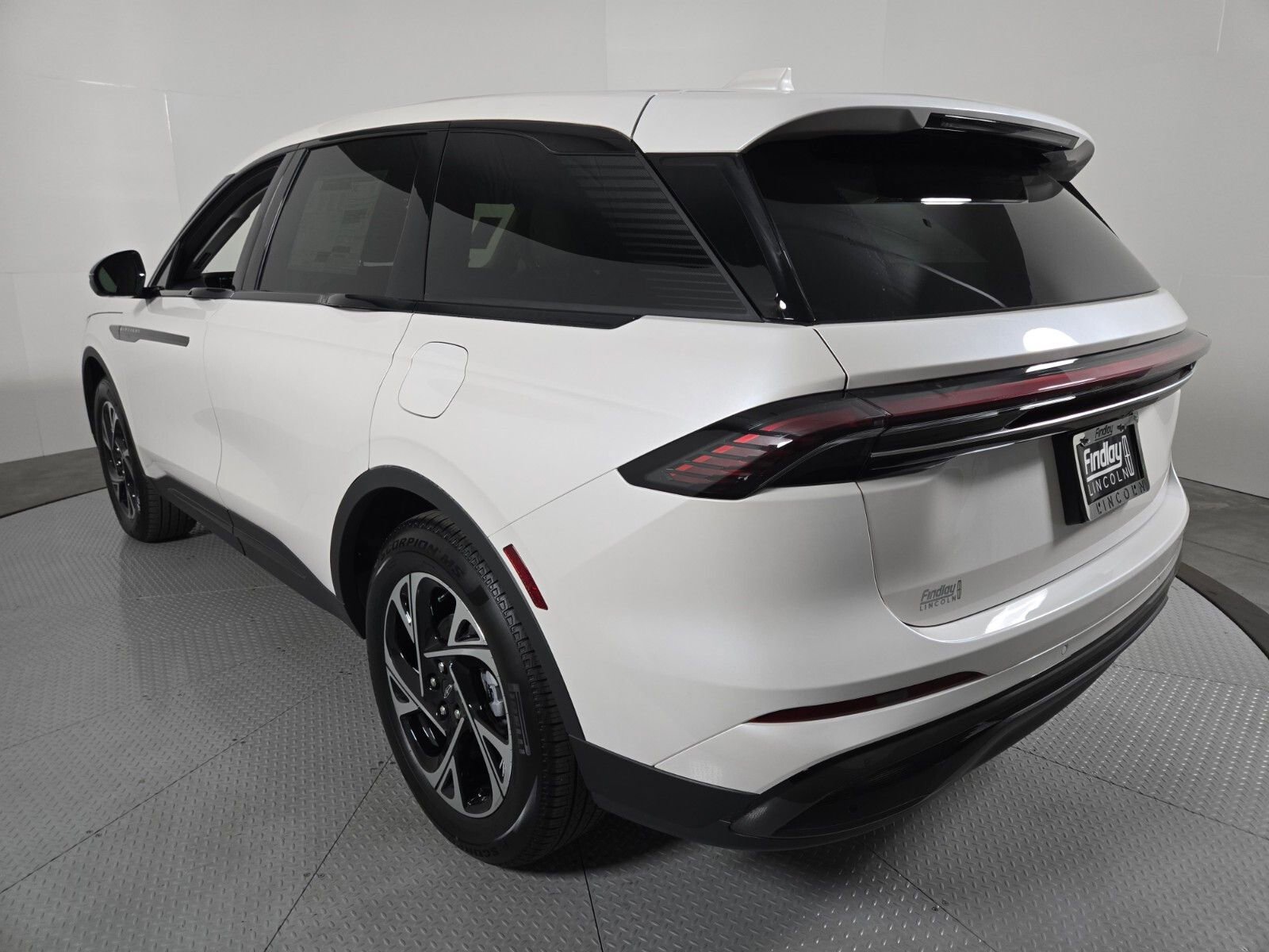 New 2026 Lincoln Nautilus Premier w/ Jet Appearance Package AWD/4WD image 7