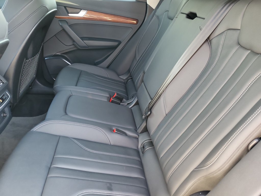 Used 2024 Audi Q5 e Premium w/ Convenience Package AWD/4WD image 8