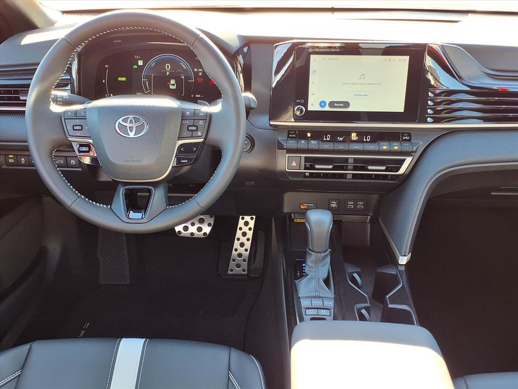 Used 2025 Toyota Camry SE image 14