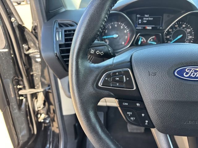 Used 2018 Ford Escape Titanium w/ Ford Safe & Smart Package image 16