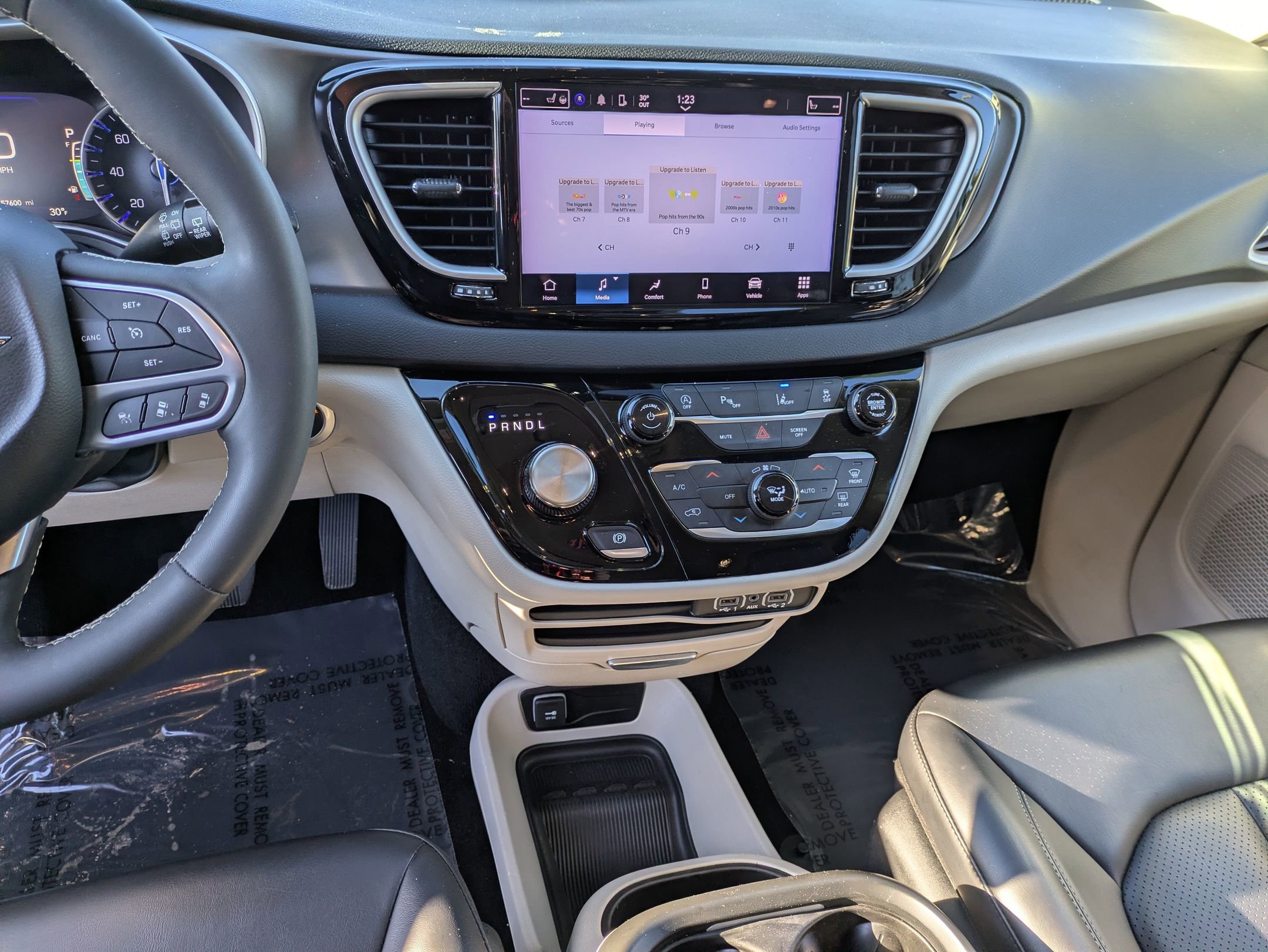 Used 2023 Chrysler Pacifica Touring-L image 22