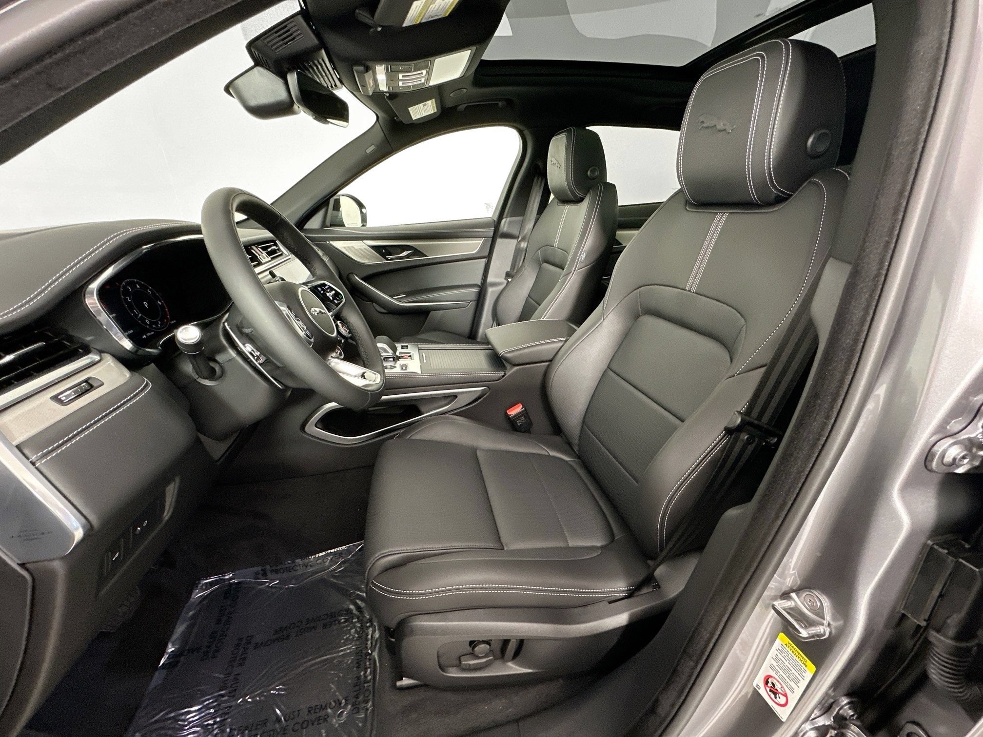 Certified 2026 Jaguar F-PACE R-Dynamic S AWD/4WD image 19