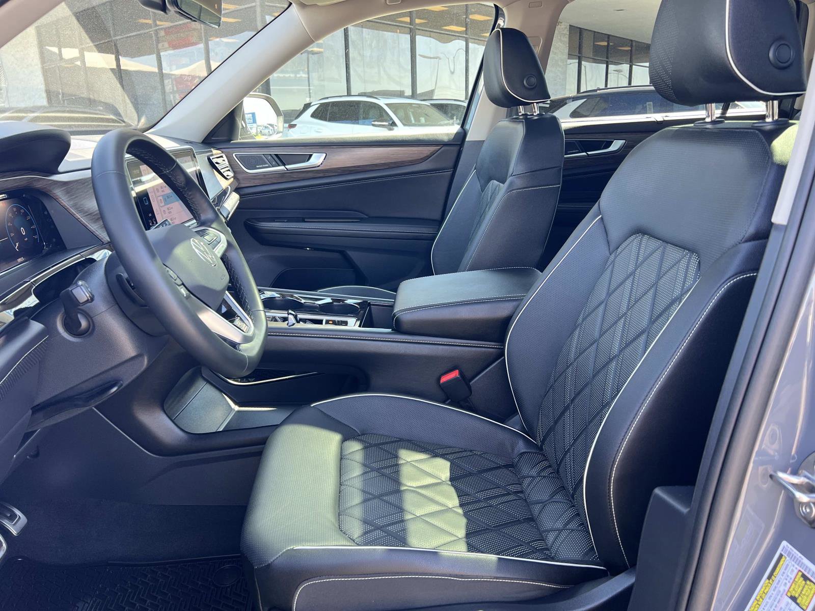 Certified 2025 Volkswagen Atlas SEL Premium R-Line image 21