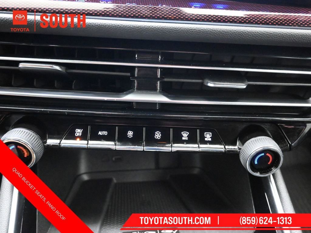 Used 2024 Chevrolet Traverse RS AWD/4WD image 16