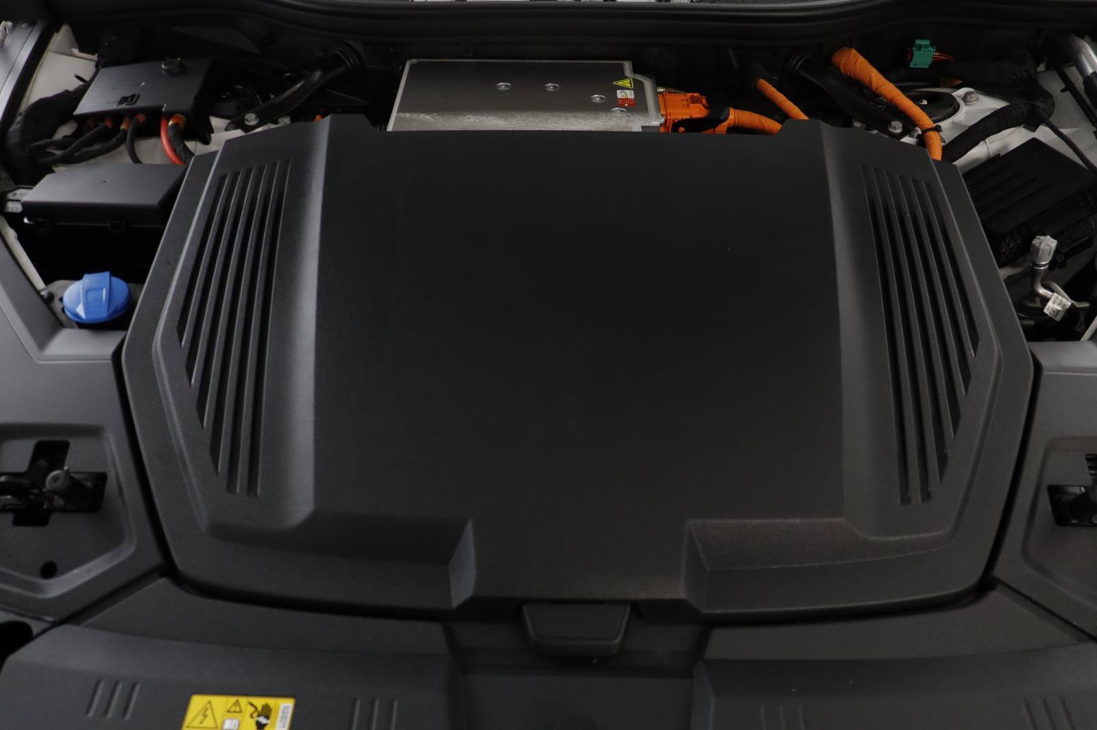 Used 2024 Audi Q8 e-tron Prestige w/ Prestige Package image 23