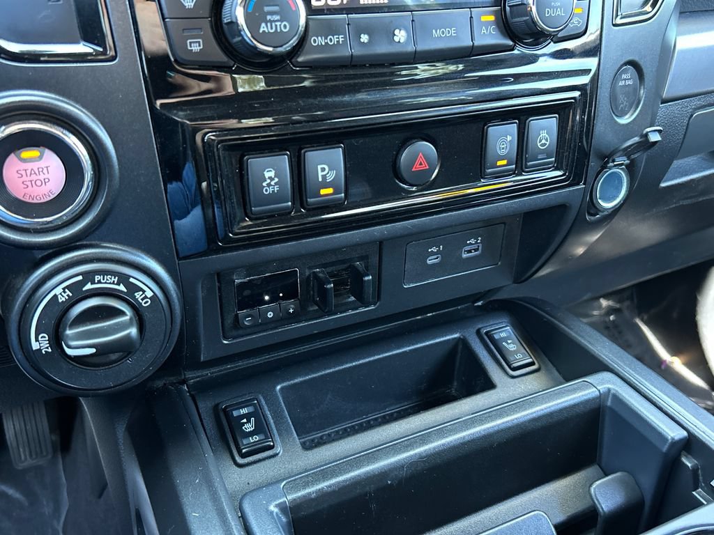 Used 2021 Nissan Titan PRO-4X w/ Pro-4x Convenience Package AWD/4WD image 13