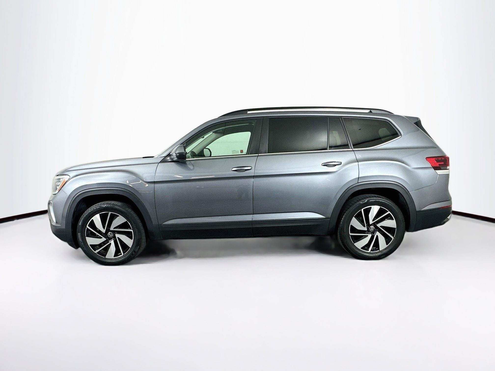 Used 2024 Volkswagen Atlas SE FWD image 4
